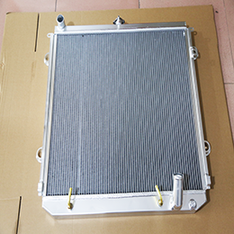 Vrhunski polno aluminijasti radiator, primeren za Lexus LX570 OE 5700 Hladilnik samodejnega hladilnega sistema